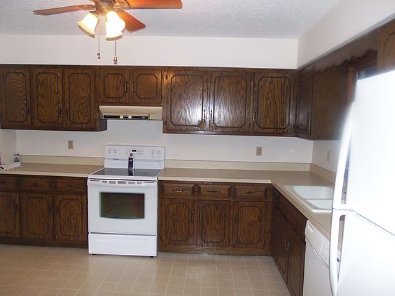 Rich Oak cabinetry