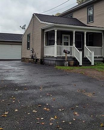 3rd image of 28 Mechanic St