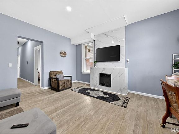 3rd image of 1468 E Warne Ave
