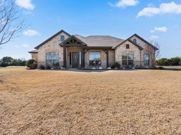 7700 Prestwick Dr, Cleburne, TX 76033