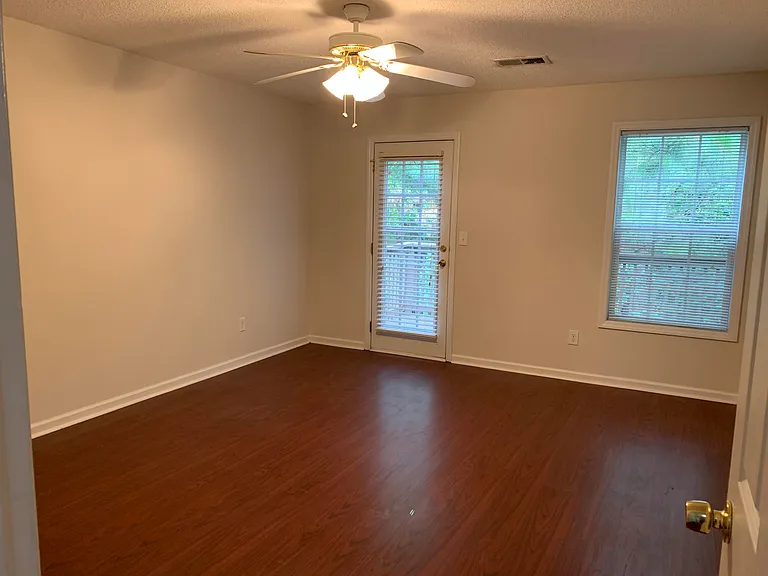 208 Milford Dr — Photo 14