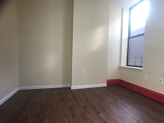 Rented by Evergreen Apartments BK | media 6