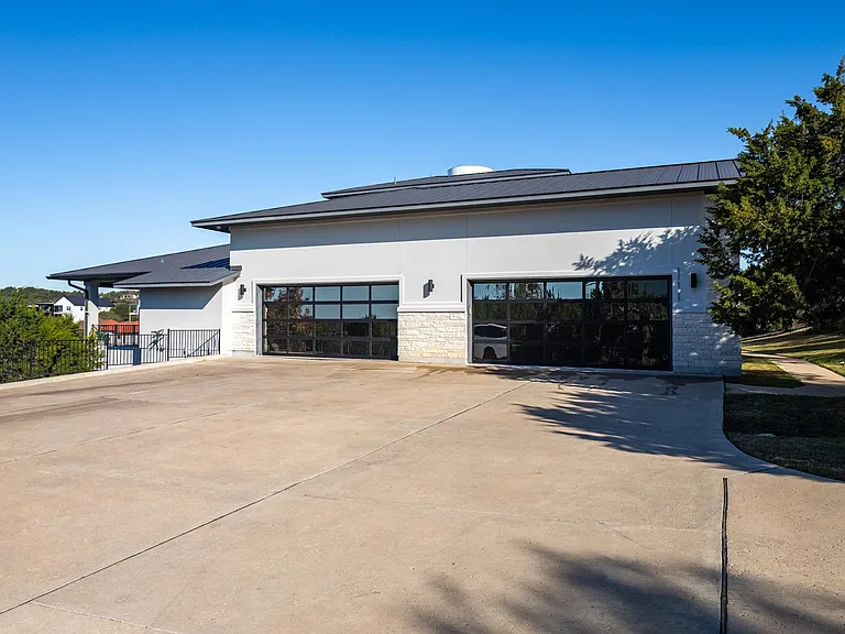 14900 Copper Ridge Ln — Photo 2