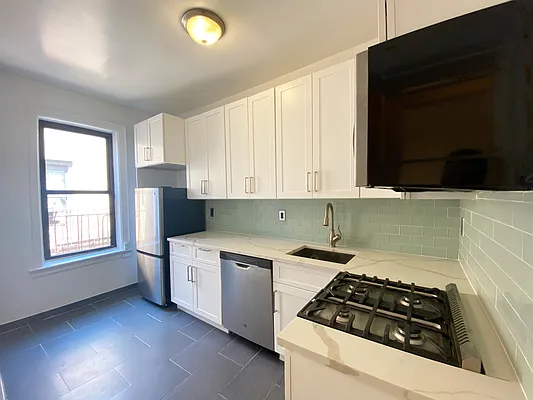 Rented by City Connections Realty | media 15