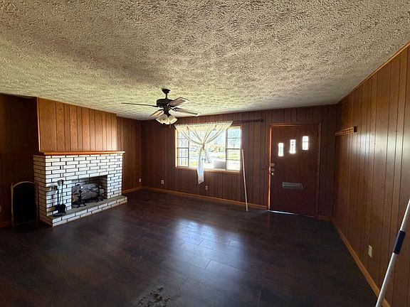 2nd image of 801 Arizona Ct