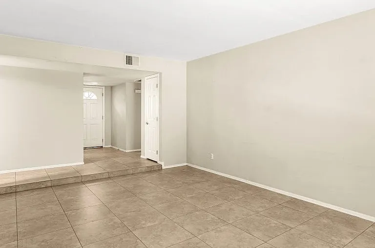 1702 E Gaylon Dr — Photo 10