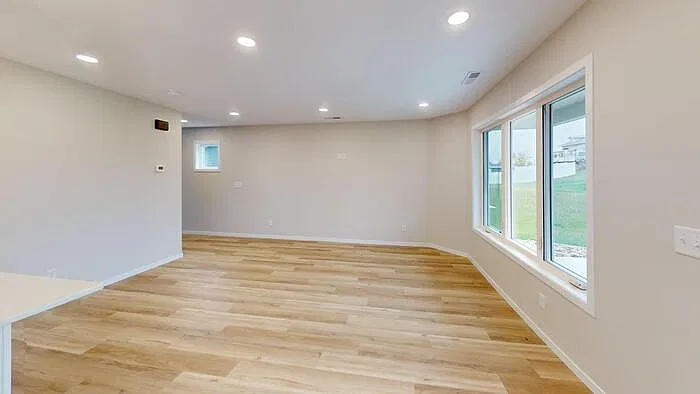 3 bed, 2.5 bath, 1619 sqft, $2,500 — Photo 4