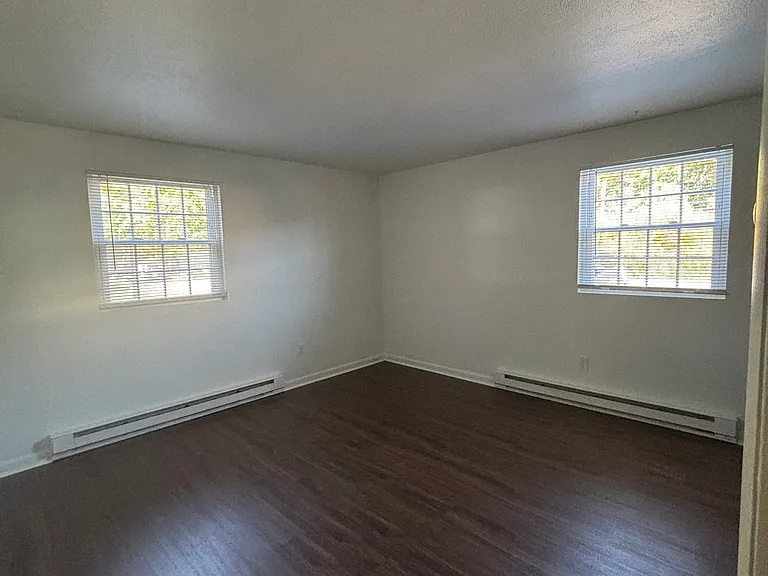 Governor Weare Apartments — Photo 25