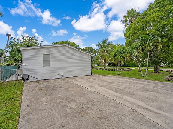 4th image of 19800 SW 180th Ave Lot 247