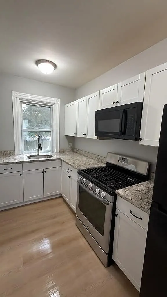 57 John St — Photo 4
