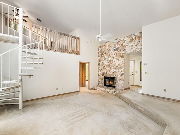 5th image of 2198 Heritage Dr