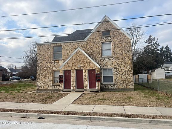 2nd image of 606 Washington St