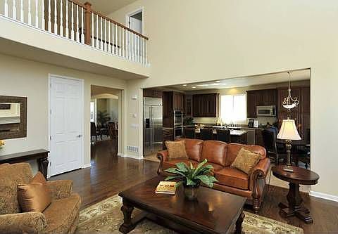 11912_e_lake_cir_MLS_HID625463_ROOMfamilyroom2