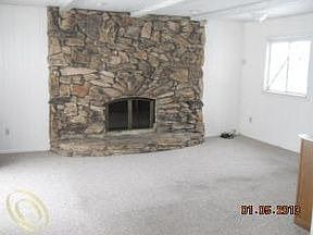 3rd image of 33812 Yuma St