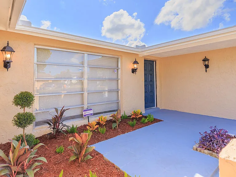 9016 Hunt Club Ln — Photo 6