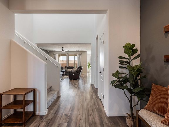 5th image of 6806 Sydney Dr NE