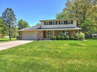 3162 Fair Oaks Dr, Decatur, IL 62526