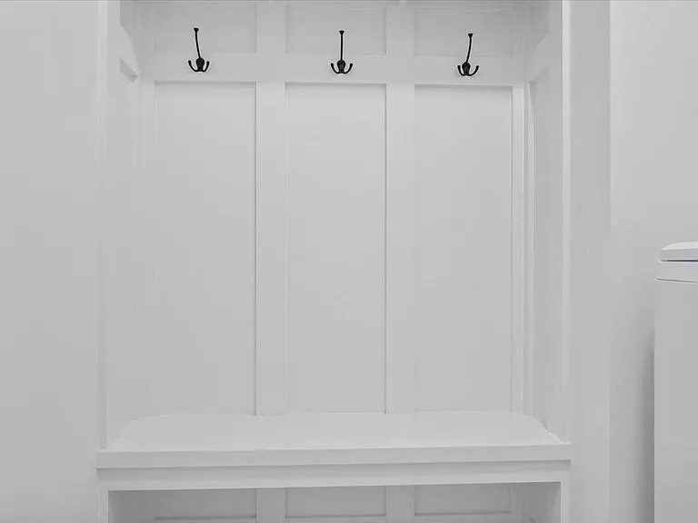 1627 Duncannon Dr — Photo 14