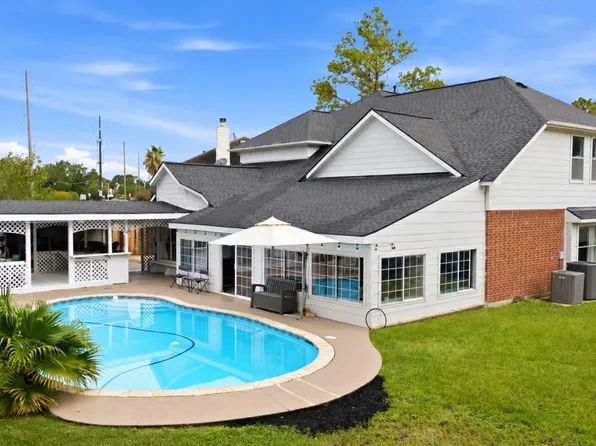 15642 Choke Canyon Dr, Sugar Land, TX 77498