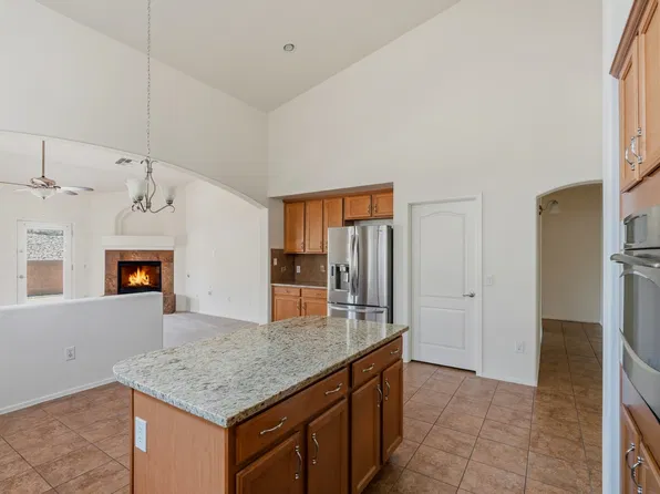 677 W Pizzicato Ln, Oro Valley, AZ 85737
