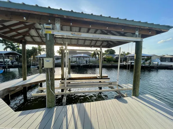 6322 Balboa Ln, Apollo Beach, FL 33572