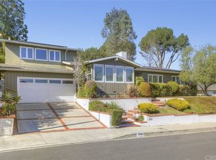 5801 Rolling Rd, Woodland Hills, CA 91367