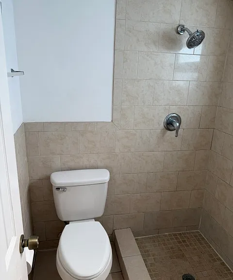 NW 38th Dr — Photo 20