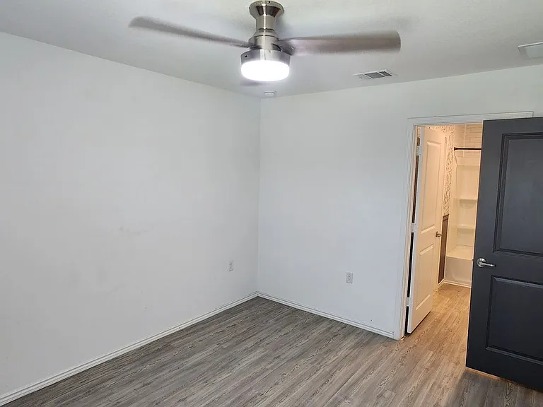 4538 Zoe Pass — Photo 10