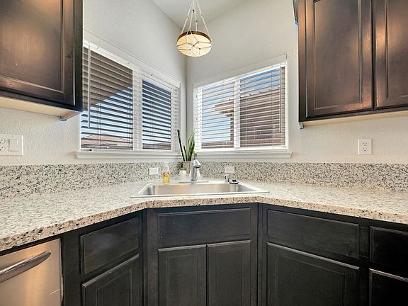 4th image of 1513 Stonebridge Ct