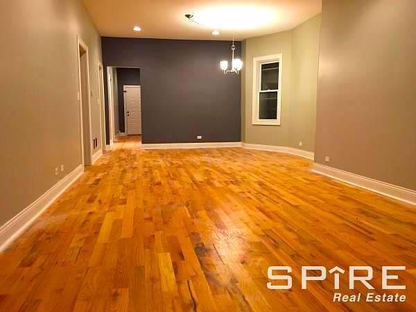 2nd image of 179 Stanton St Frnt 1