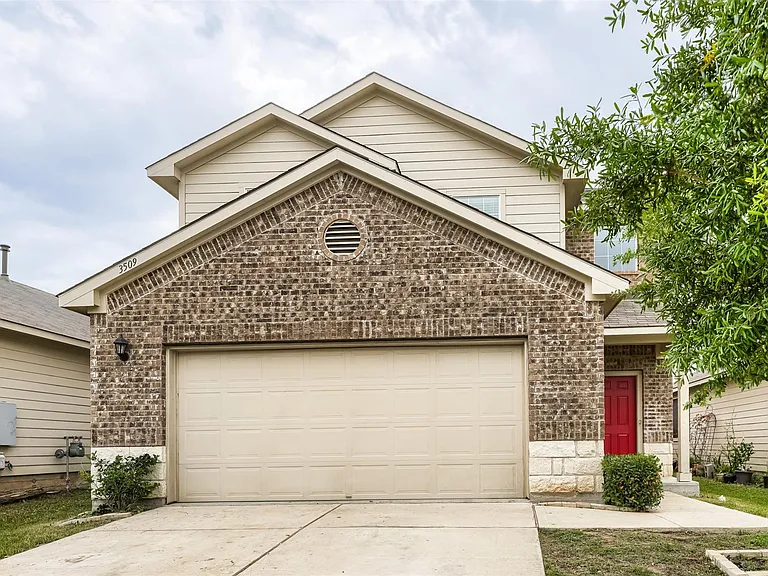 3509 Conyers Ln — Photo 1