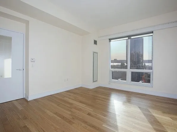 350 West 42nd Street image 4 of 6