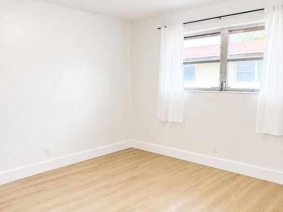 5th image of 2738 Fillmore St