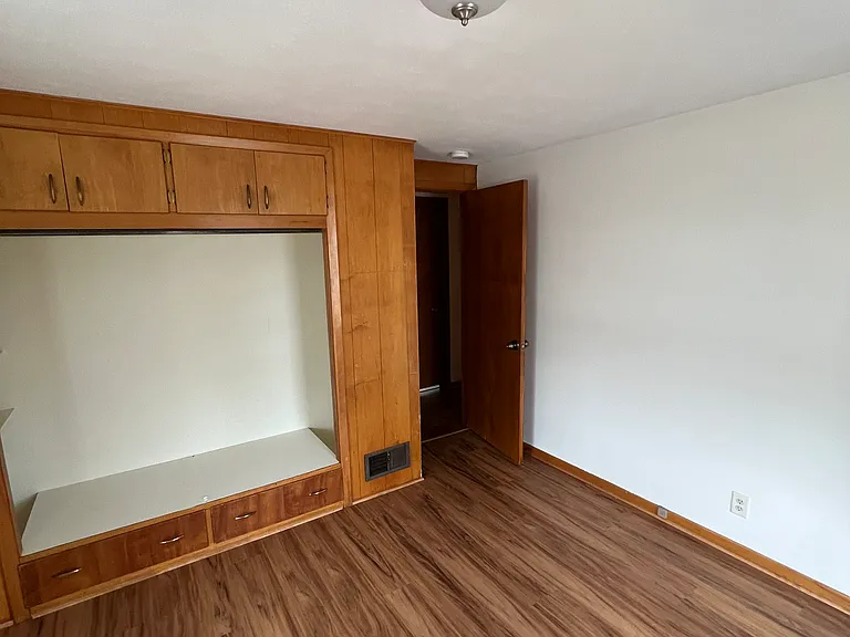 209 2nd St NW #1-2 — Photo 16