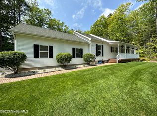 10 Carefree Ln, Lake George, NY 12845