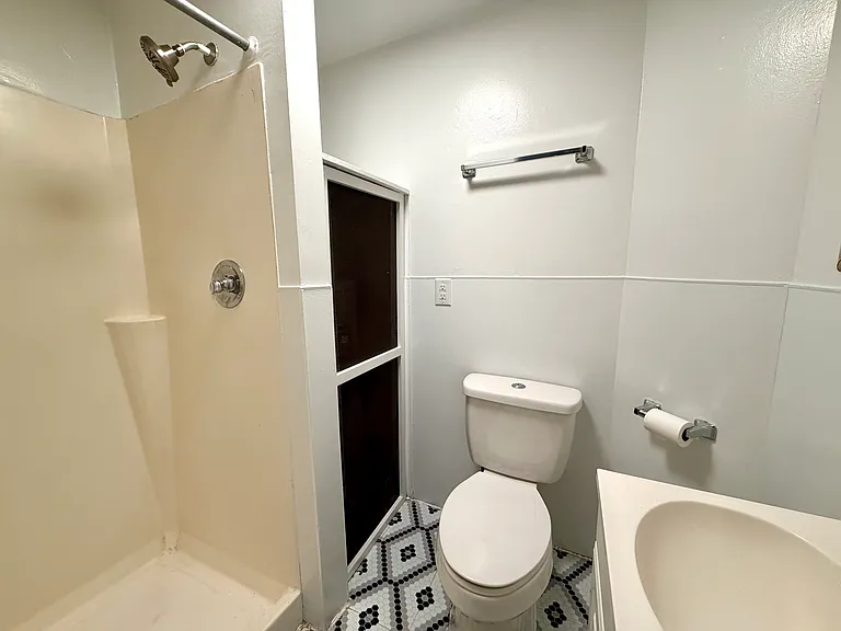 434 Warren St #2 — Photo 5