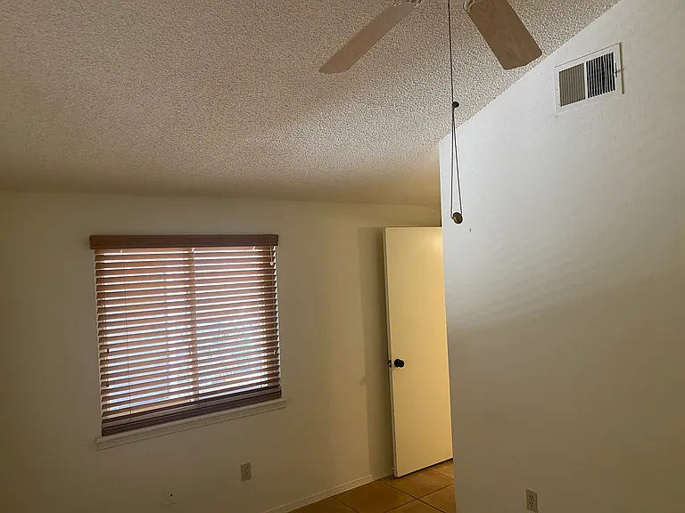 1908 Christine Ct — Photo 17