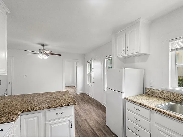 5414 Fountain Ave — Photo 24