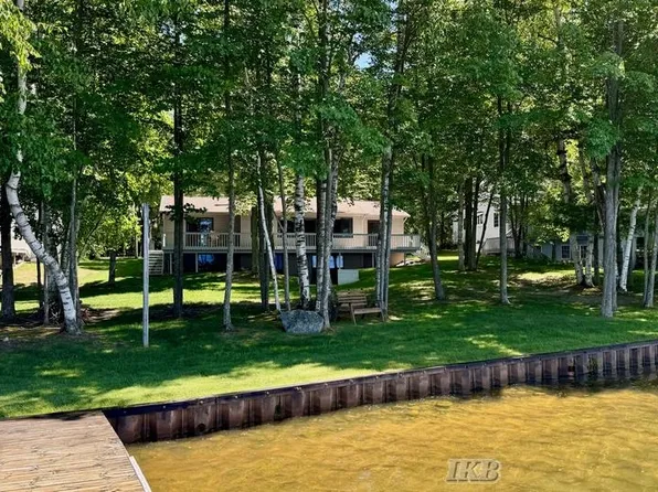 1954 N Salisbury Dr, Gladwin, MI 48624