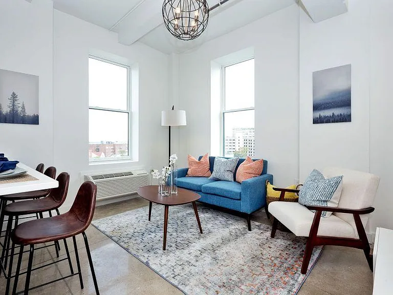 880 Bergen Ave — Photo 11