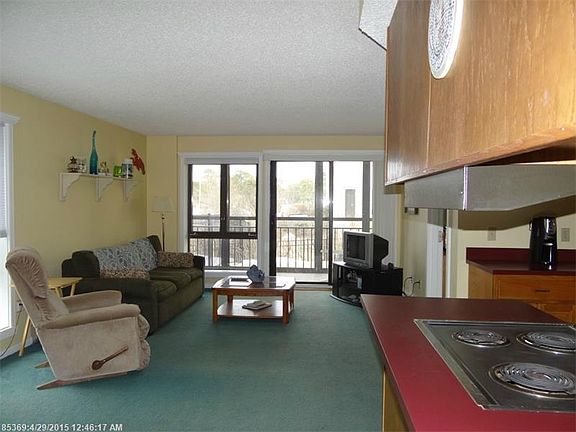 4th image of 205 E Grand Ave APT 1A