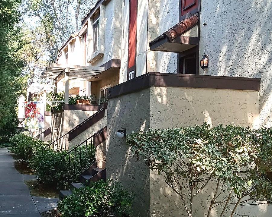 1st image of 7232 Clarendon St