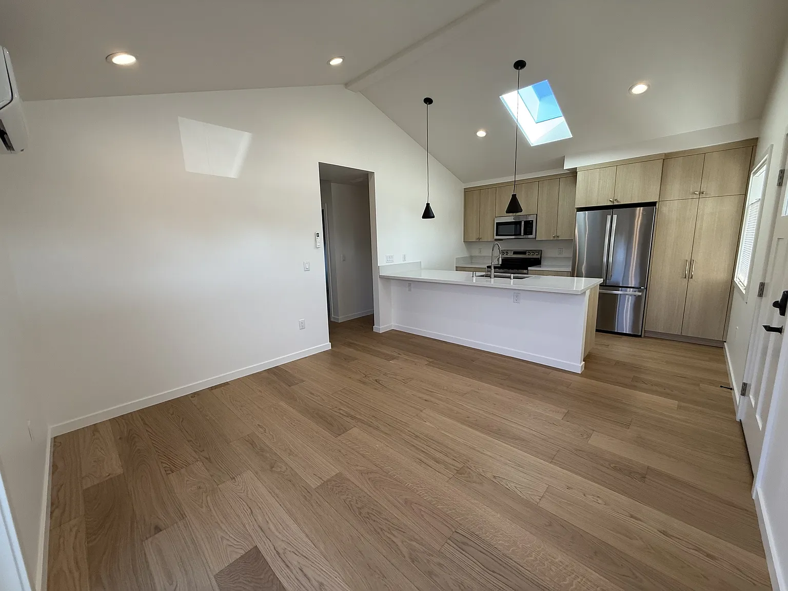 1212 Chanticleer Avenue - 0 — Photo 4