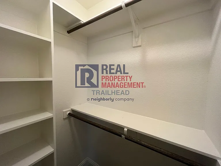 2700 Steepleridge Cir — Photo 12