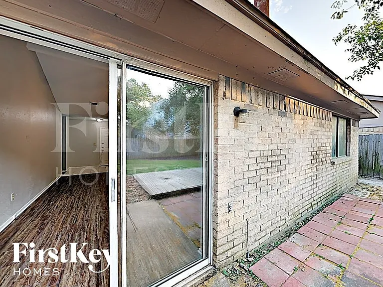 10507 Village Trail Dr — Photo 12