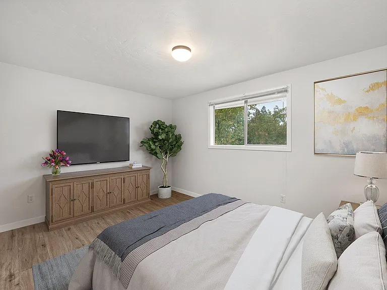 12709 E 31st Ave — Photo 5