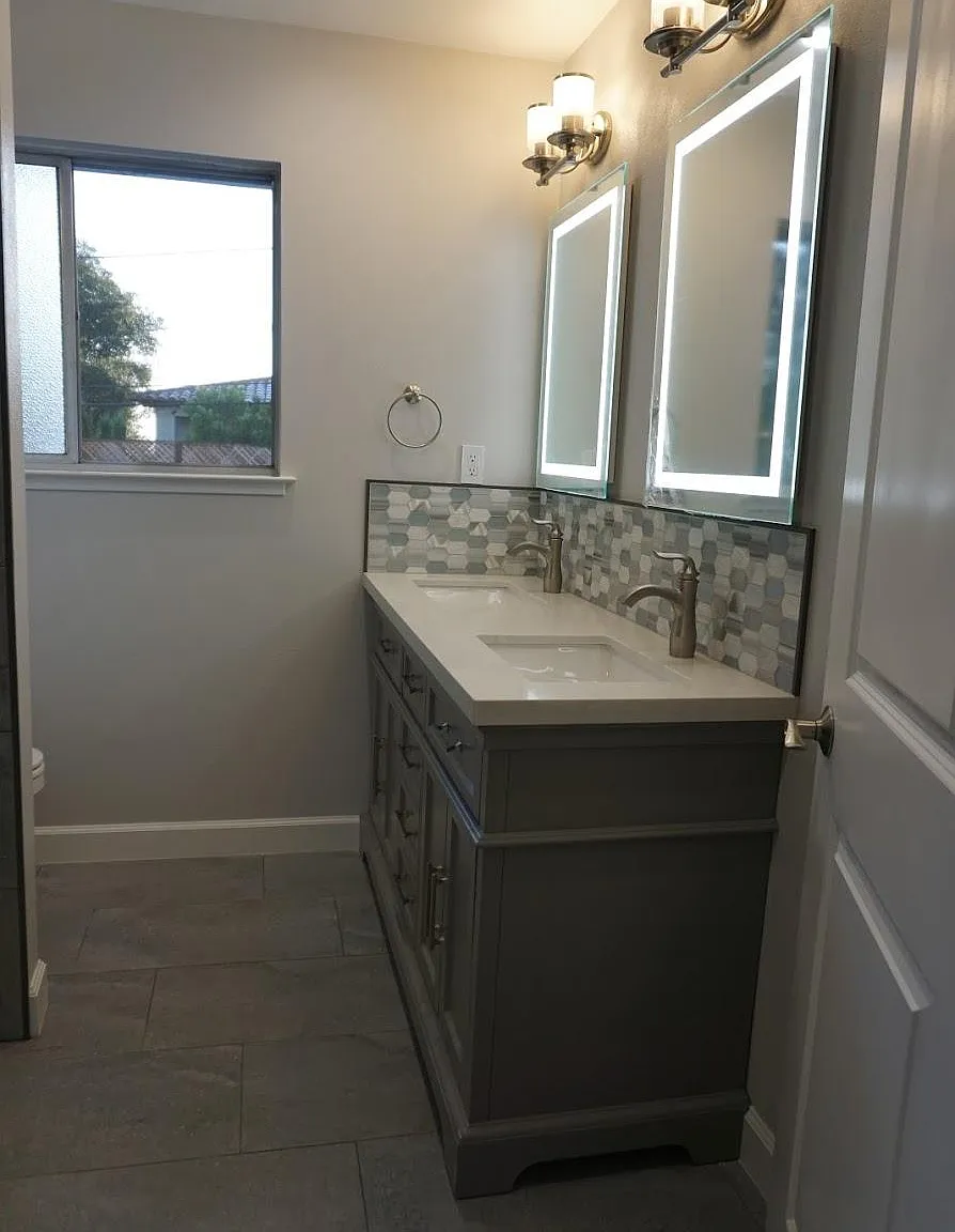 2 bed, 1.5 bath, 1400 sqft, $3,700 — Photo 2