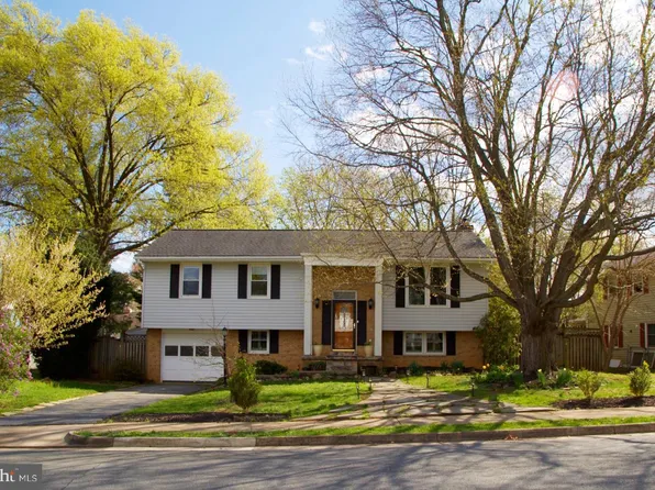 36 Phillips Dr NW, Leesburg, VA 20176
