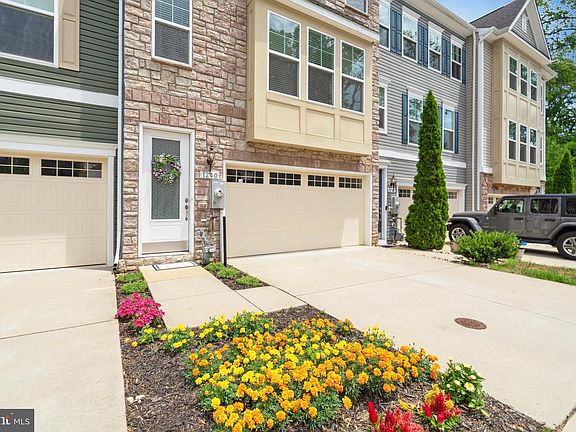 2nd image of 1240 Hickory Hill Cir