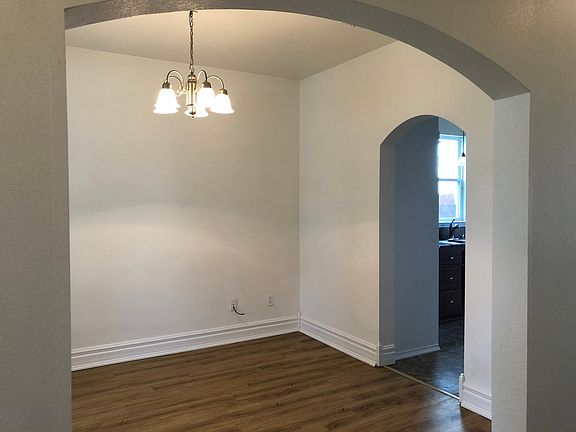4th image of 1207 Dixon Cir